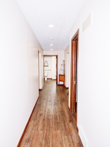 More Photos Of 603 N State St, Girard Medical For Sale