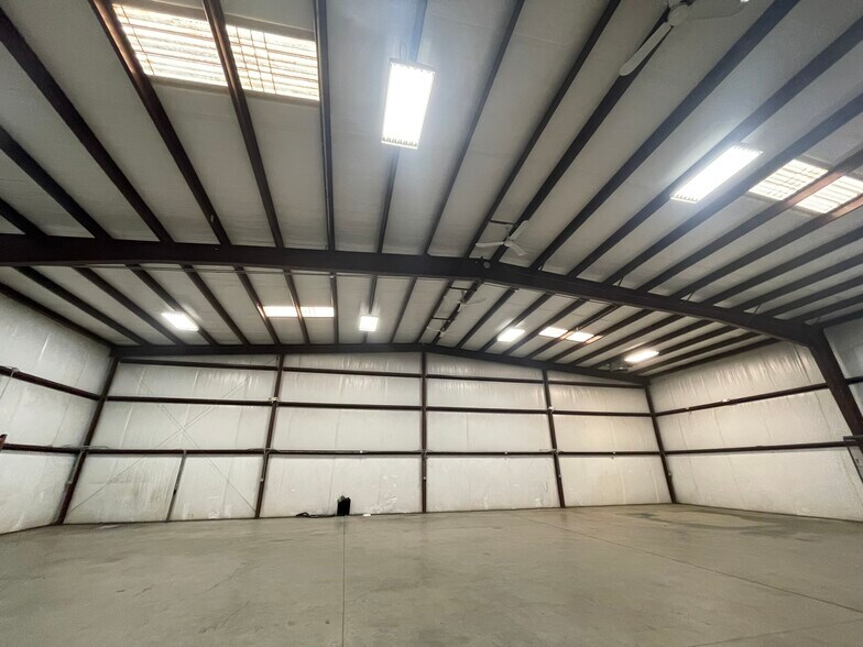 More Photos Of 125 W Robin Rd, Elkin Industrial For Sale