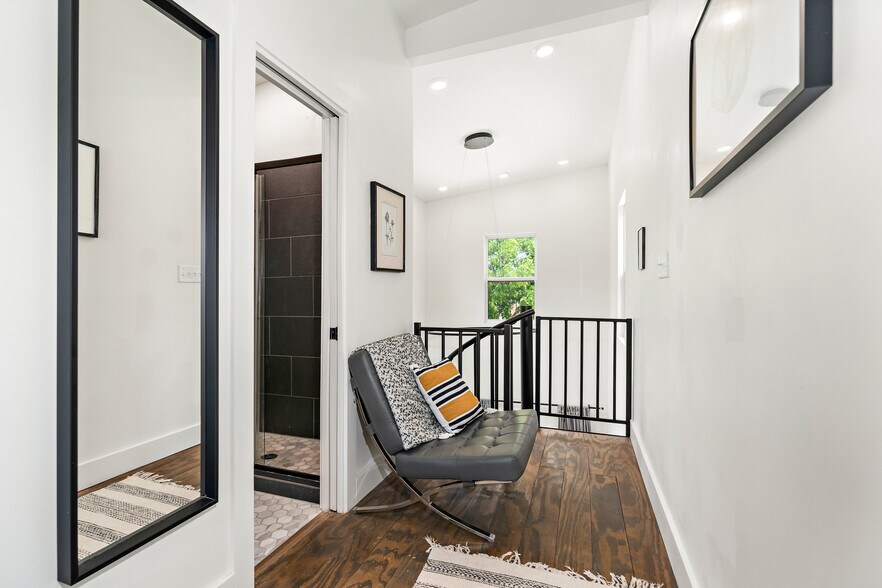 More Photos Of 511 S 10th St, Waco Specialty For Sale