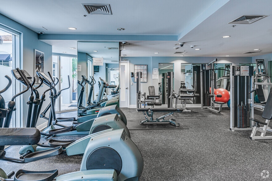 More Photos Of 255 Evernia St, West Palm Beach Apartments For Sale