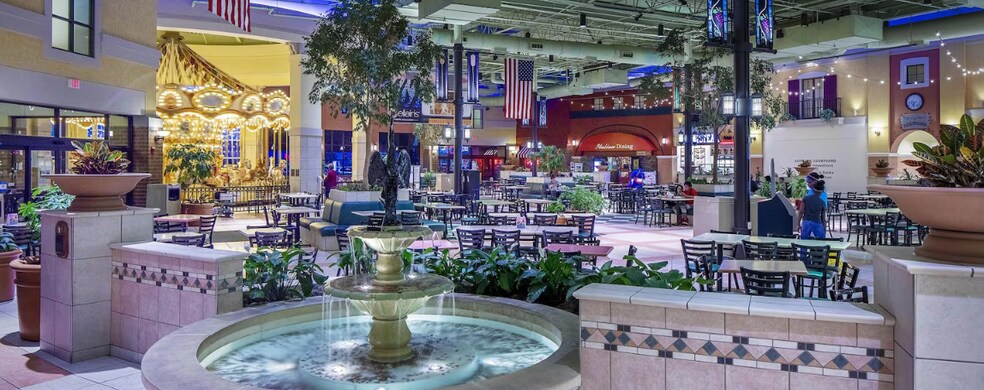 More Photos Of 2000 N Neil St, Champaign Unknown For Lease