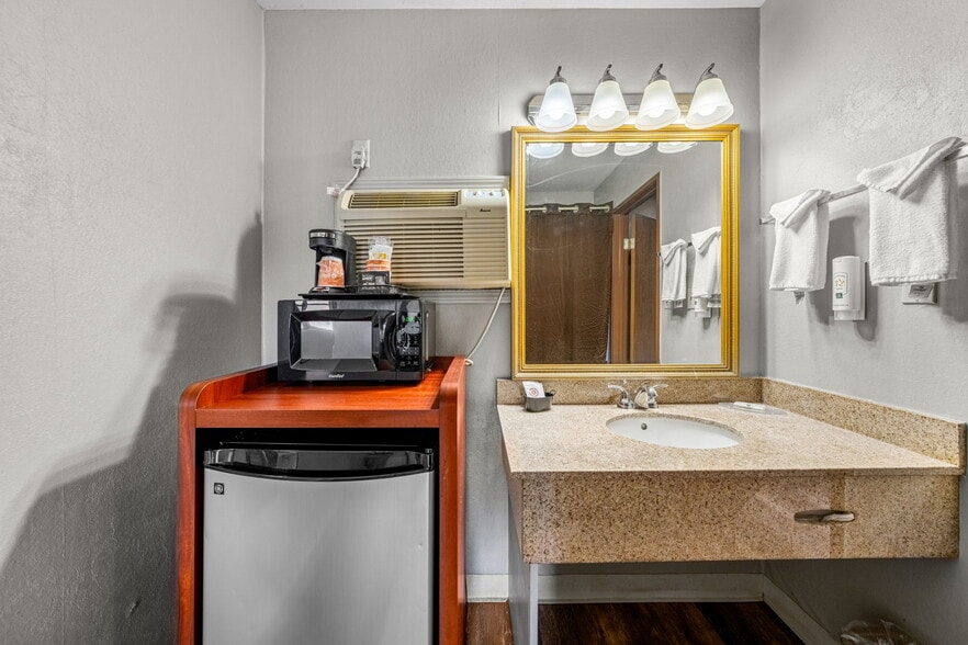 More Photos Of 2930 Main Ave, Durango Hotel For Sale