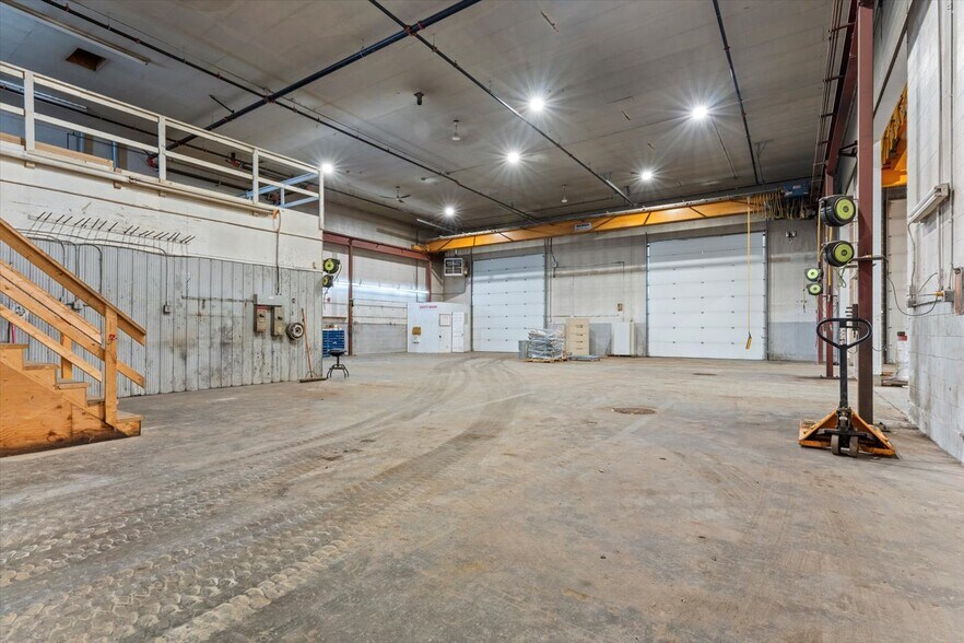 More Photos Of 44755 Yale Rd, Chilliwack Warehouse For Sale