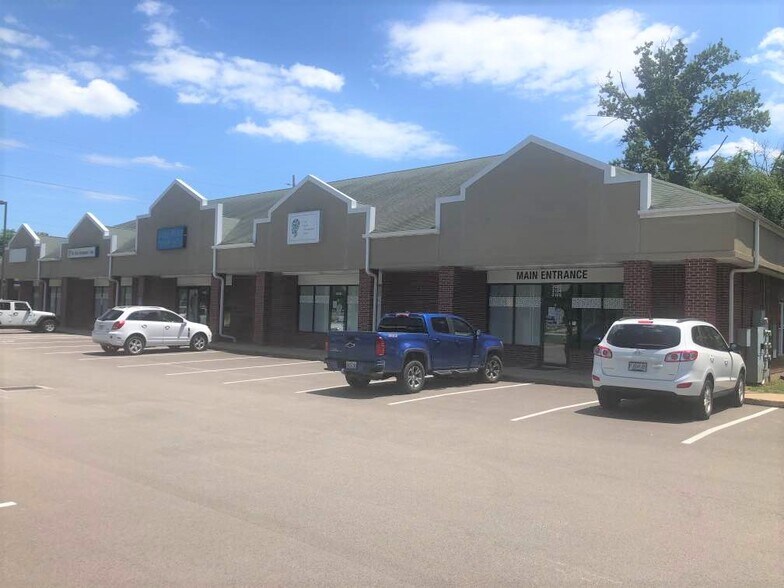 More Photos Of 2108-2126 Bryan Valley Commercial Dr, O'Fallon Storefront Retail Office For Lease