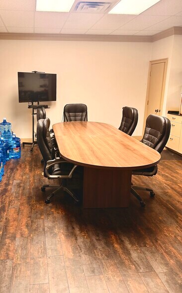 More Photos Of 8314 White Settlement Rd, White Settlement Warehouse For Sale