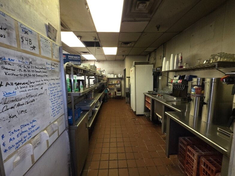 More Photos Of 9 Park Ln, Hilton Head Island Restaurant For Sale