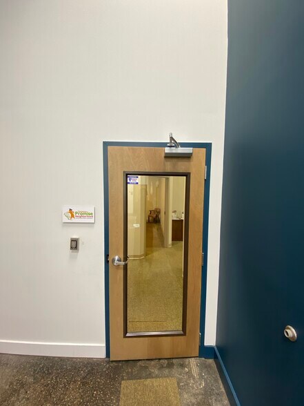 More Photos Of 1859 Summerville Ave, Charleston Office For Lease