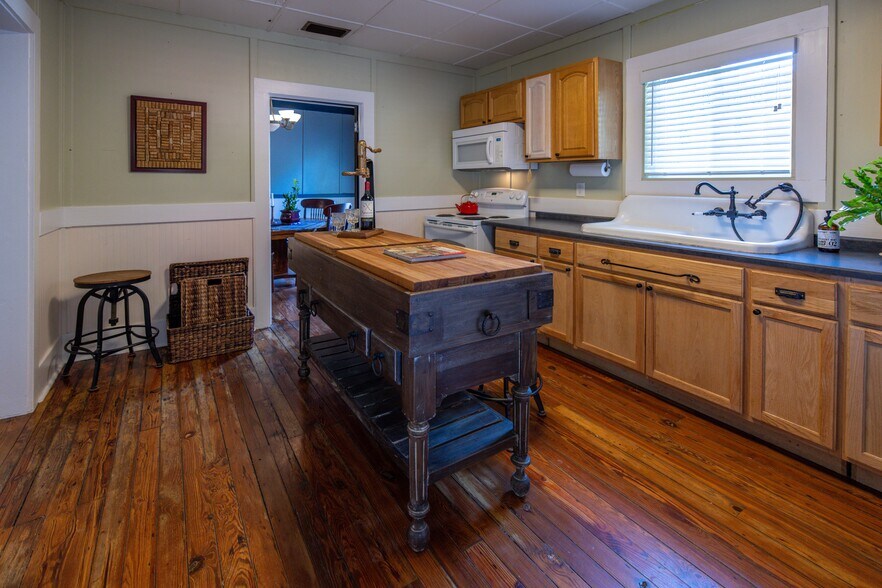 More Photos Of 86 Masters Dr, Saint Augustine Office For Sale