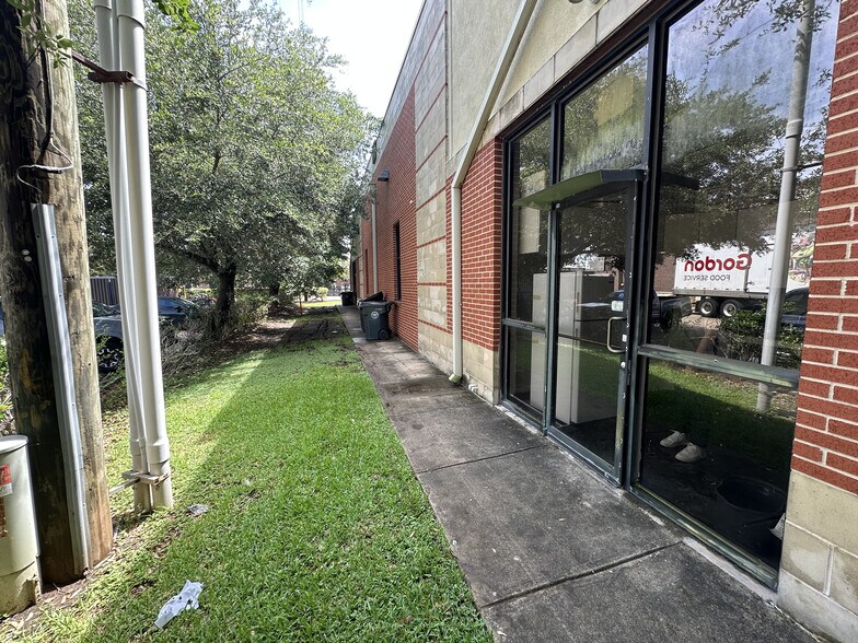 More Photos Of 1403 Highway 6, Sugar Land Medical For Lease