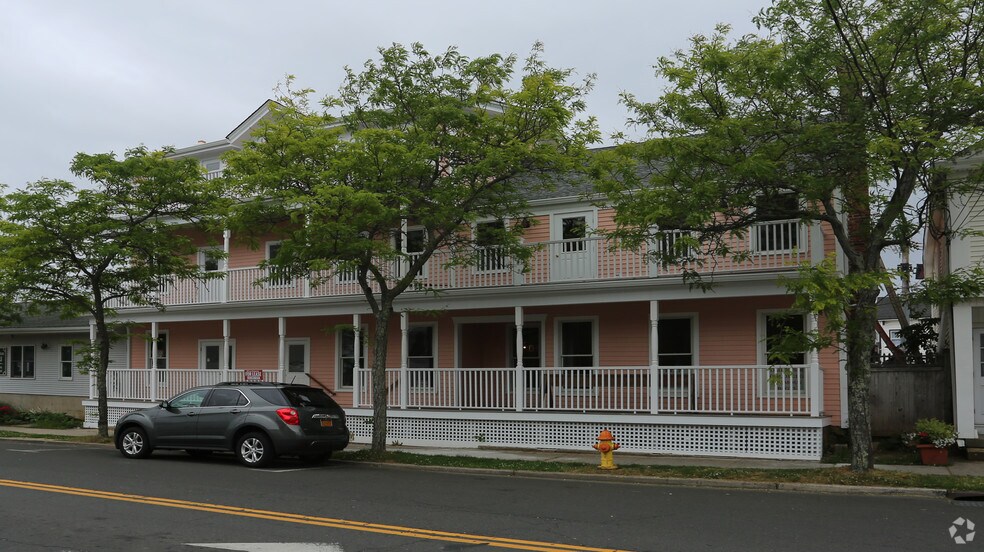 More Photos Of 131 3rd St, Greenport Restaurant For Sale