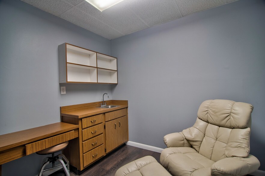 More Photos Of Northside Professional Complex, Saint Petersburg Medical For Lease