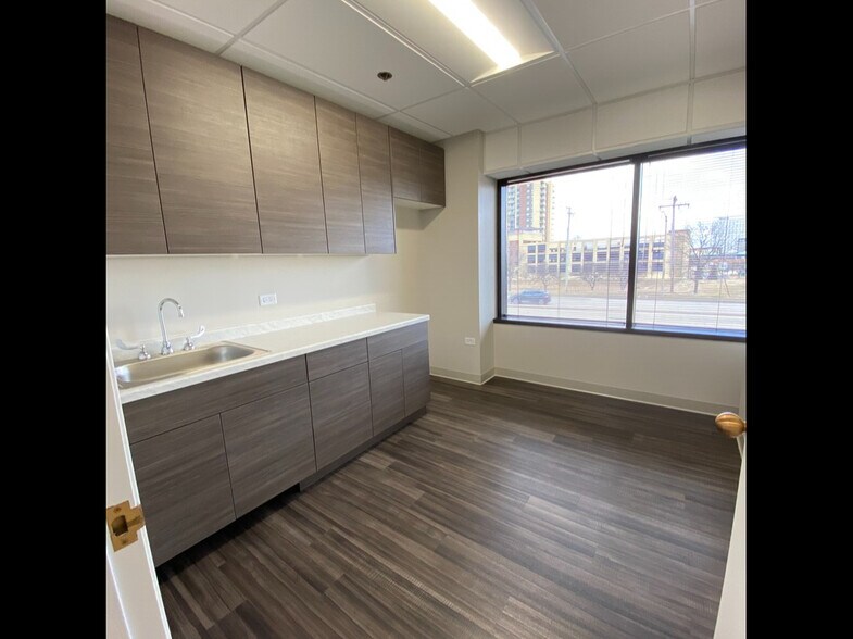 More Photos Of 2340 Highland Ave, Lombard Medical For Sale