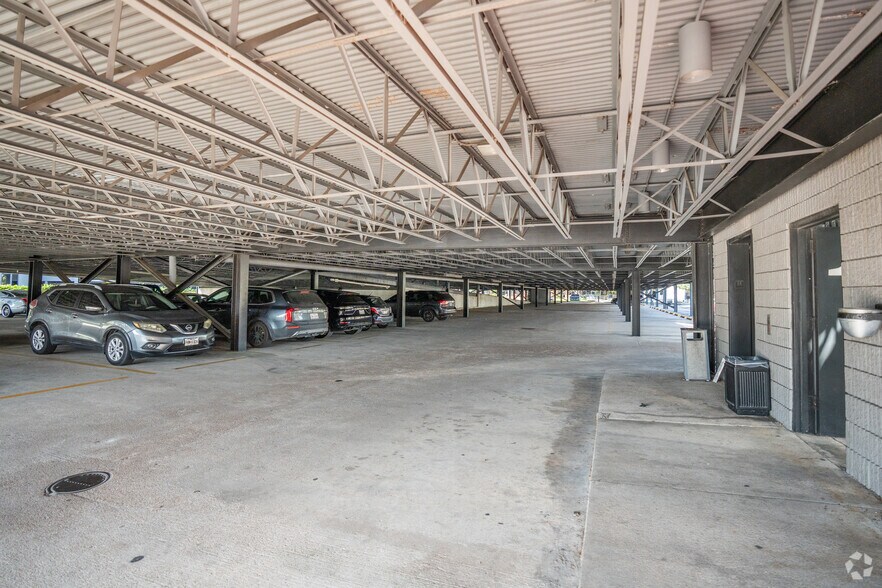 More Photos Of 397 N Sam Houston Pky E, Houston Office For Sale