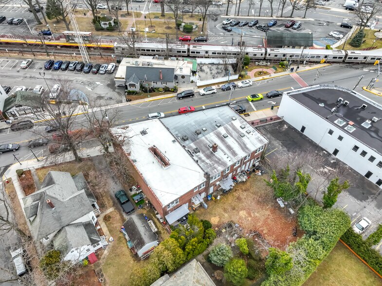 More Photos Of 277-287 Hempstead Ave, Malverne Storefront Retail Residential For Sale