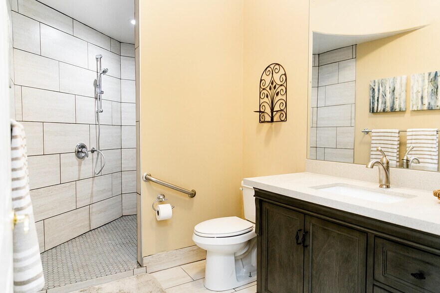 More Photos Of 1722 E Tamar Rd, Phoenix Assisted Living For Sale