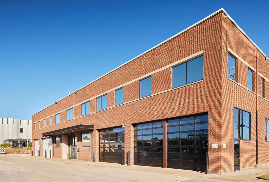 More Photos Of 11 NE 11th St, Oklahoma City Warehouse For Sale