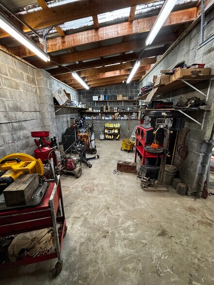 More Photos Of 330 Strode Ave, Coatesville Auto Repair For Lease