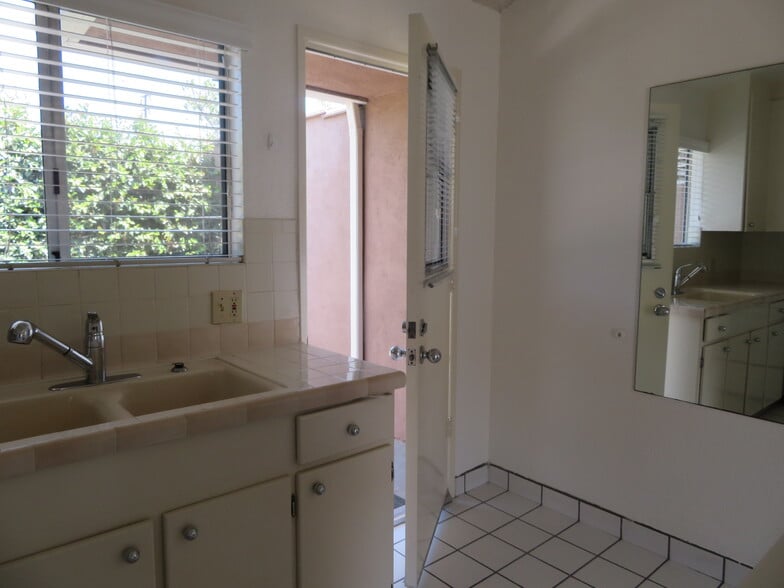 More Photos Of 5335 Harmony Ave, North Hollywood Apartments For Sale