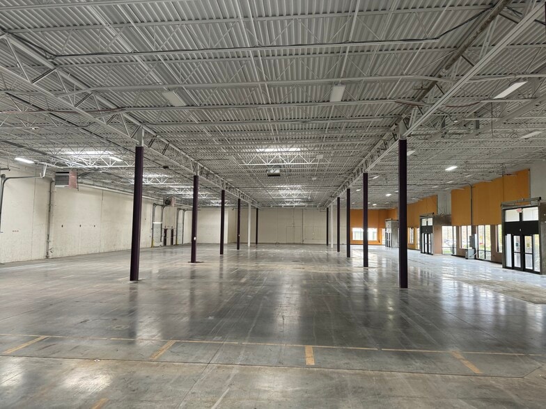 More Photos Of 5851 Ammendale Rd, Beltsville Flex For Sale