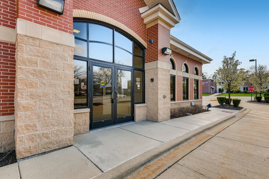 More Photos Of 7231 171ST St, Tinley Park Fast Food For Lease