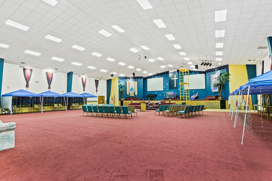 More Photos Of 3601 E Moody Blvd, Bunnell Religious Facility For Sale