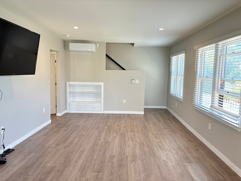 More Photos Of 183 N Waverly St, Orange Apartments For Sale