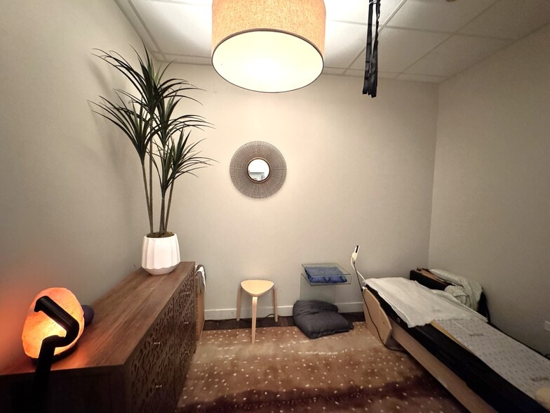 More Photos Of 4753 N Broadway St, Chicago Apartments For Lease
