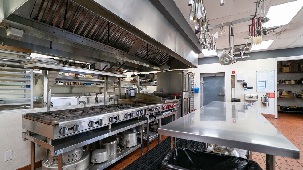 More Photos Of 72 NW 79th St, Miami Restaurant For Sale