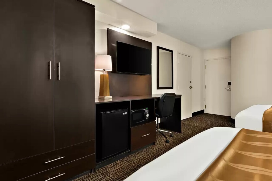 More Photos Of 2855 Old Austin Peay Hwy, Memphis Hotel For Sale