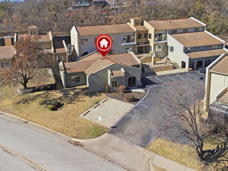 More Photos Of 1006 N Bowen Rd, Arlington Office For Lease