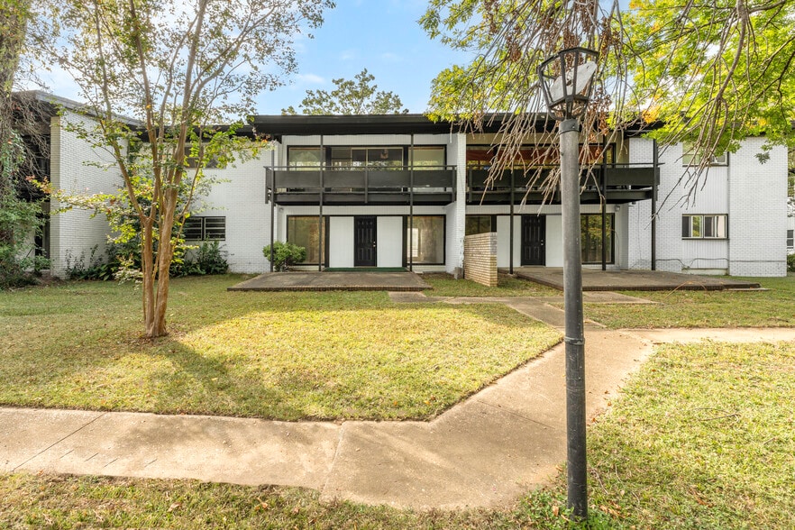 Primary Photo Of 3701-3743 Wesley Dr, Montgomery Apartments For Sale