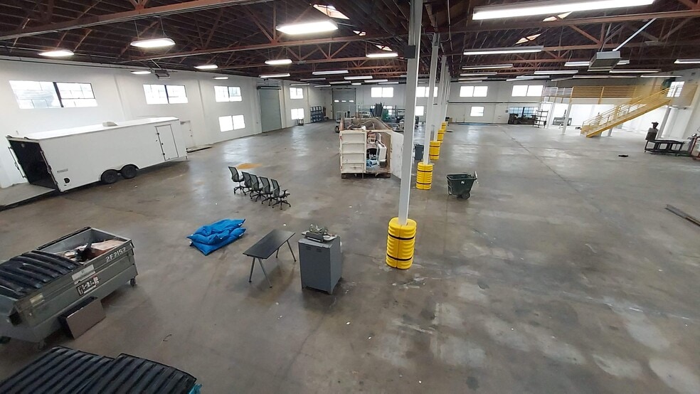 More Photos Of 215 O'Neill Ave, Belmont Warehouse For Lease