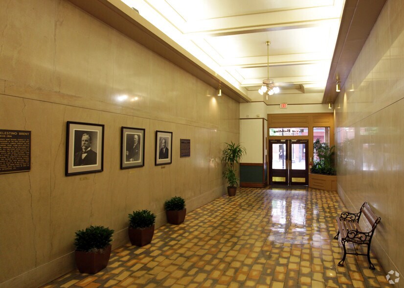 More Photos Of 3 W Garden St, Pensacola Coworking Space