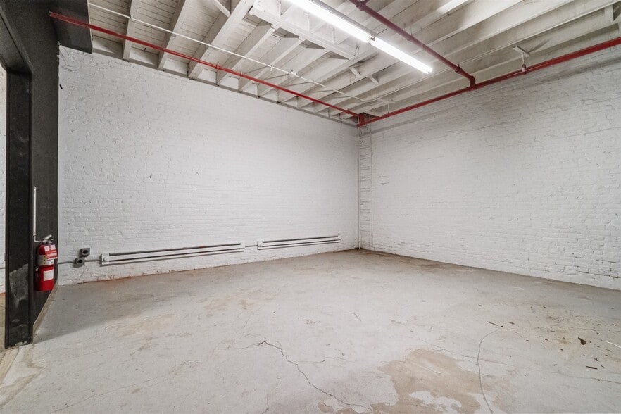 More Photos Of 327 Douglass St, Brooklyn Storefront For Sale