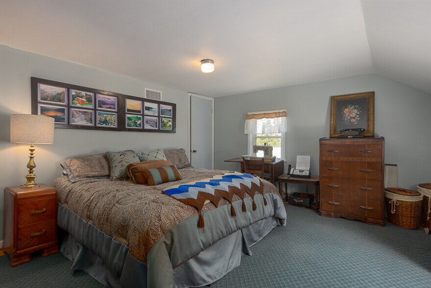 More Photos Of 73 Little York Rd, Warwick Garden Center For Sale