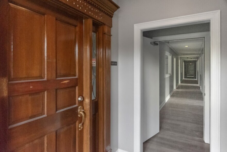 More Photos Of 4047 Holcomb Bridge Rd, Peachtree Corners Loft Creative Space For Lease