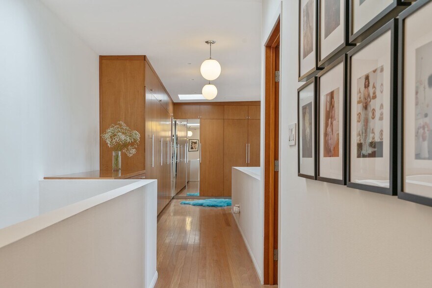 More Photos Of 1964 Vestal Ave, Los Angeles Office Residential For Sale