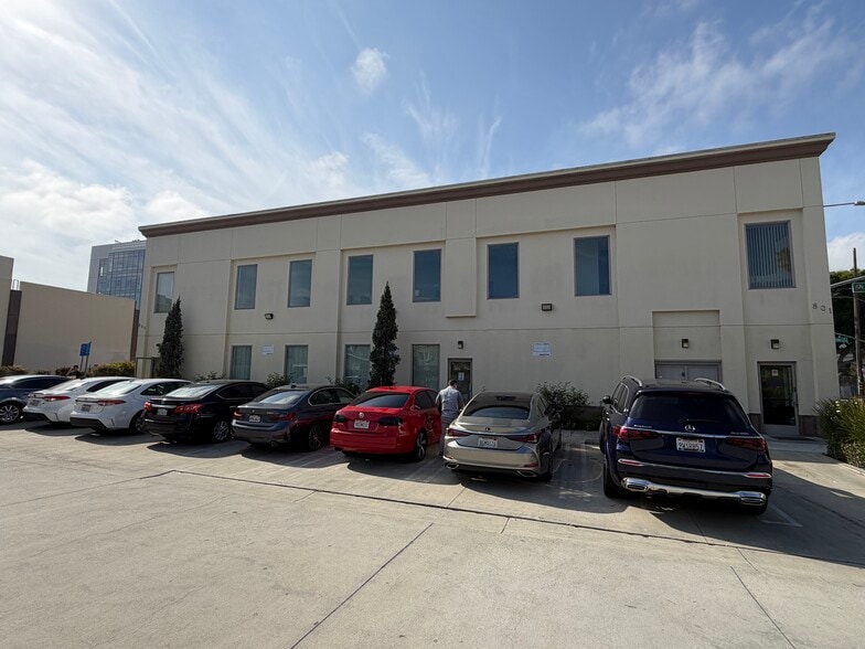 More Photos Of 801 N Ross St, Santa Ana Office For Sale