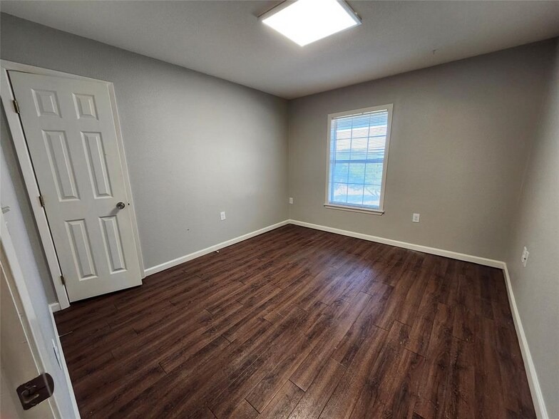 More Photos Of 12716 Fitzhugh Rd, Austin Office For Lease