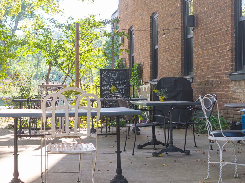 More Photos Of 411 E Front Ave, Chester Hospitality For Sale