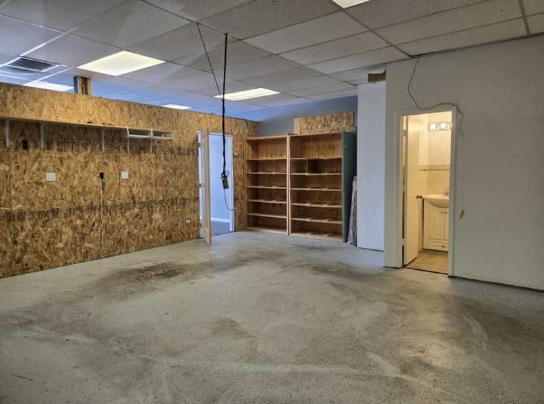 More Photos Of 8019 NE Menaul NE, Albuquerque Freestanding For Lease