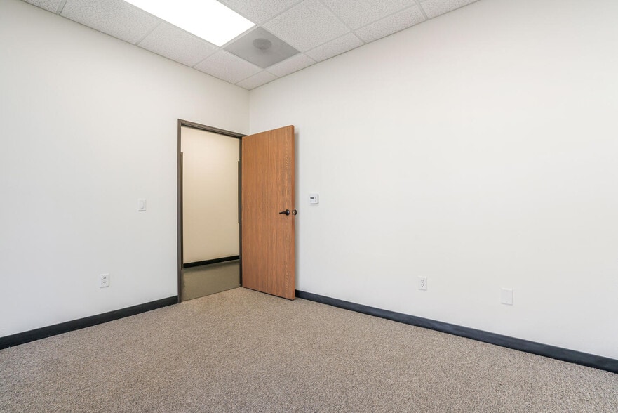 More Photos Of 17022 S Montanero Ave, Carson Warehouse For Lease