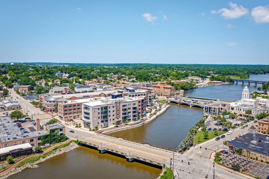 More Photos Of S 1st St, St Charles Unknown For Lease