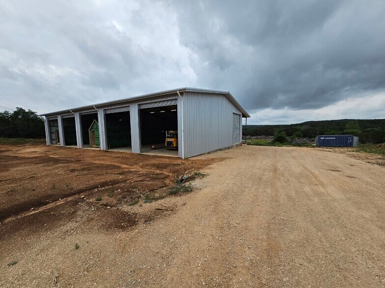 More Photos Of 25819 Ranch Rd, Leander Manufacturing For Sale