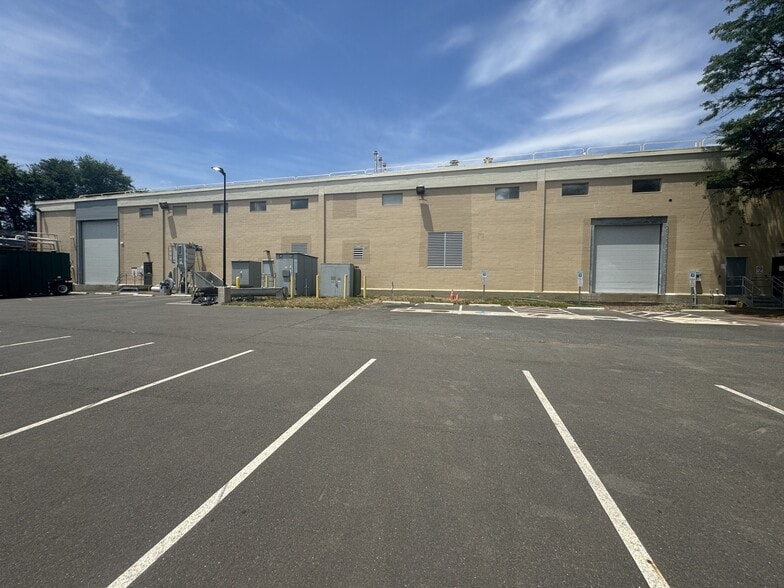 More Photos Of 250 Canal Rd, Fairless Hills Warehouse For Lease