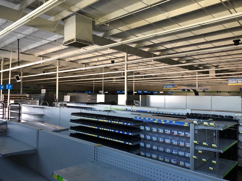 More Photos Of 5907 Old Mooringsport Rd, Shreveport Drugstore For Lease