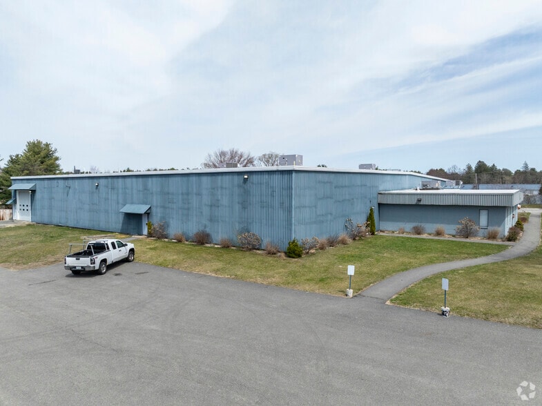 More Photos Of 5 Executive Dr, Hudson Manufacturing For Lease