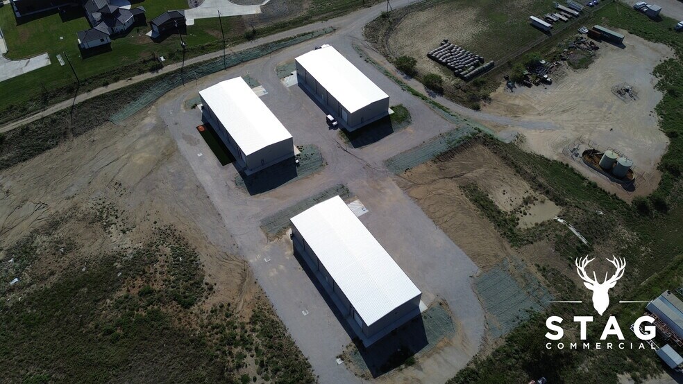 More Photos Of 7420 Fm 2449, Ponder Warehouse For Lease