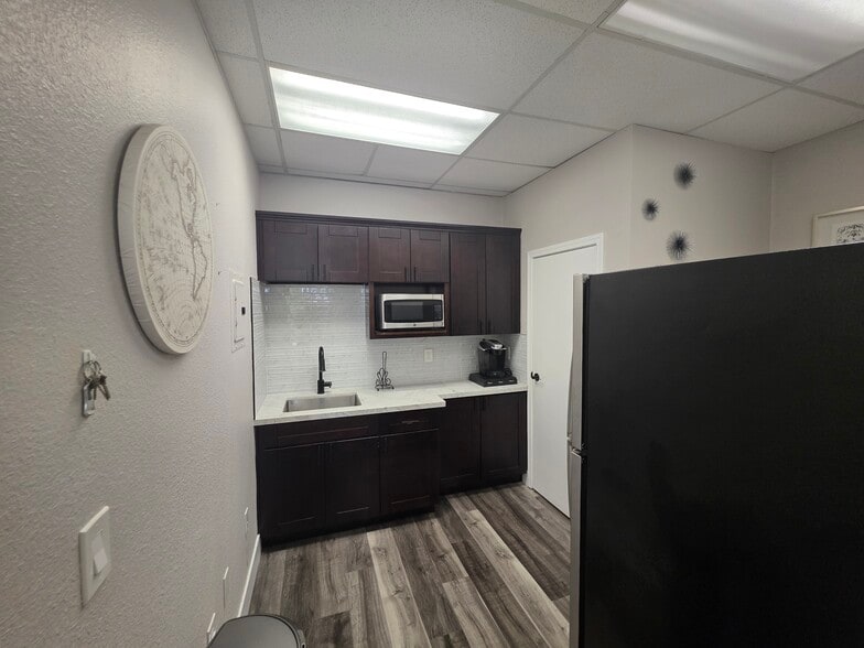 More Photos Of 5959 Mission Gorge Rd, San Diego Office For Sale