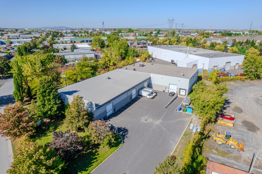 More Photos Of 525 Rue Sagard, St-Bruno-de-Montarville Warehouse For Sale